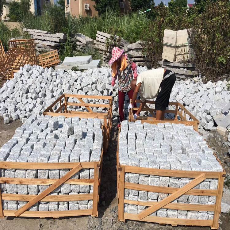 Sỉ Đá Lát Cuội Đen Tự Nhiên, Gạch Khối Vuông Mài Bo Cạnh Thiết Kế Hiện Đại, Gạch Khối Đá Granit Lát Đường Lái Xe Ngoài Trời