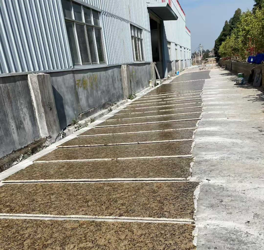 Gạch và Tấm Đá Granite Vàng Brazil Đánh bóng Trang trí Công nghiệp Nội thất