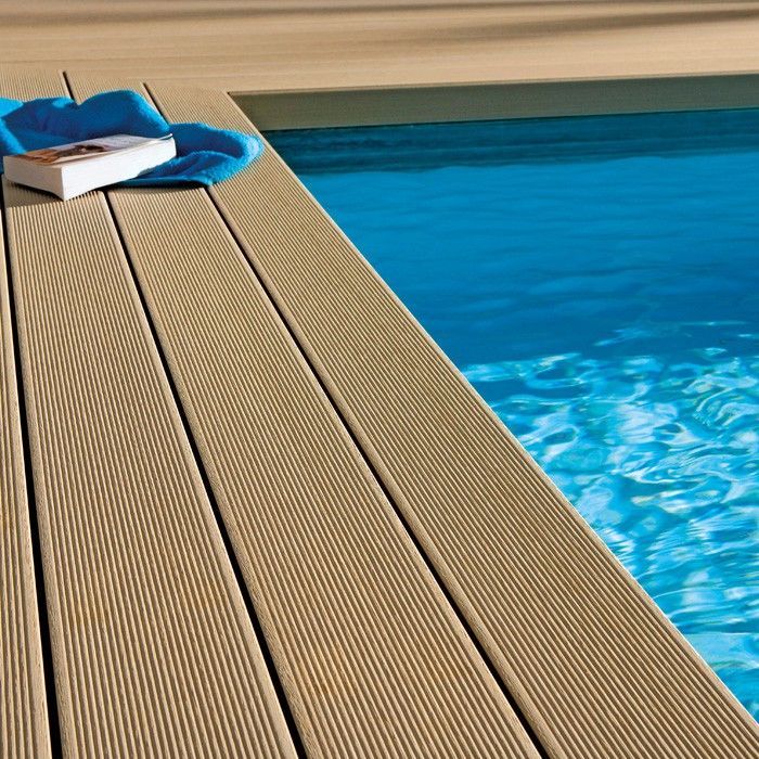 Sàn gỗ ngoài trời bột gỗ vân dập nổi sâu hiệu ứng 3D, giảm giá sốc cho hồ bơi