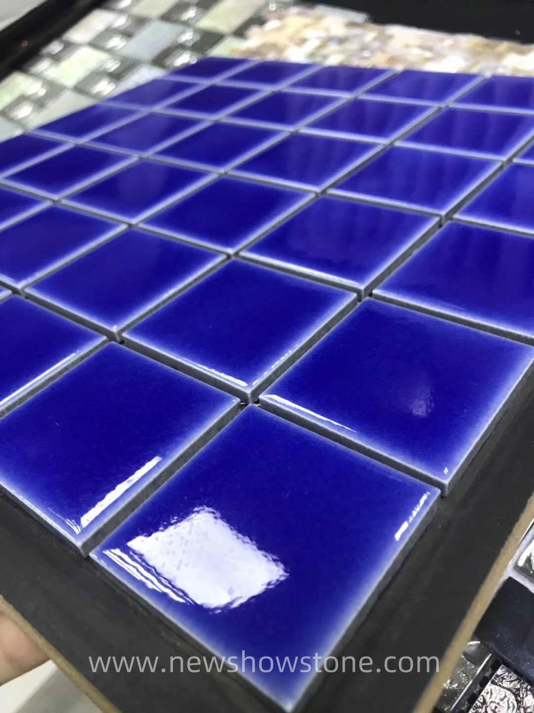Viền Gạch Mosaic Kính Pha Xanh 4mm Thiết Kế Hiện Đại cho Tường Bể Bơi, Phòng Tắm, Vách Tắm