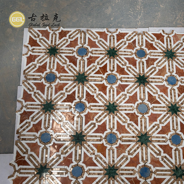 Gạch Mosaic Hoa văn tùy chỉnh từ Đá cẩm thạch Rosso Alicante và Azul Macaubas dùng để trang trí nội thất