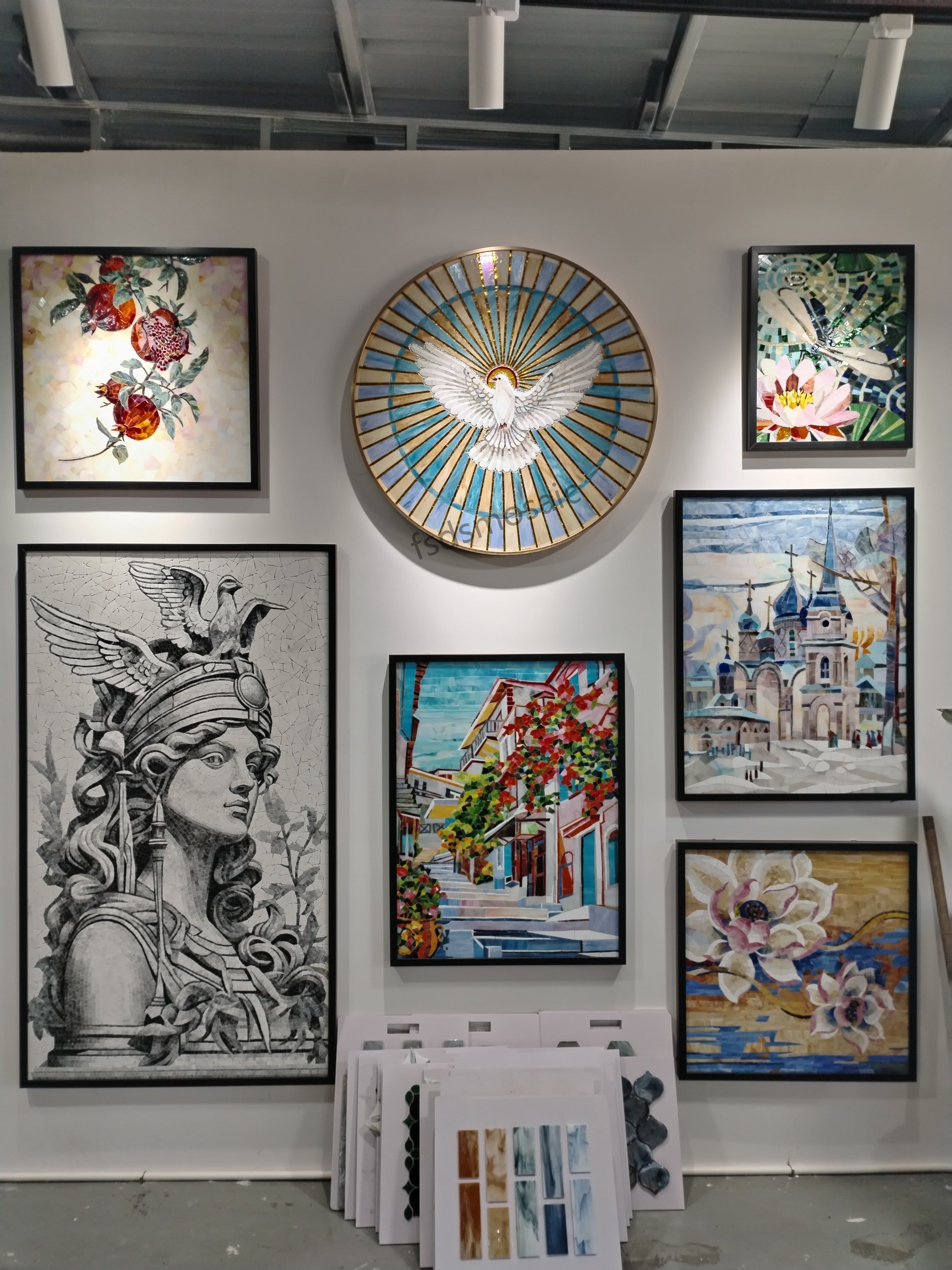 Tranh gốm mảnh ghép quả lựu hiện đại