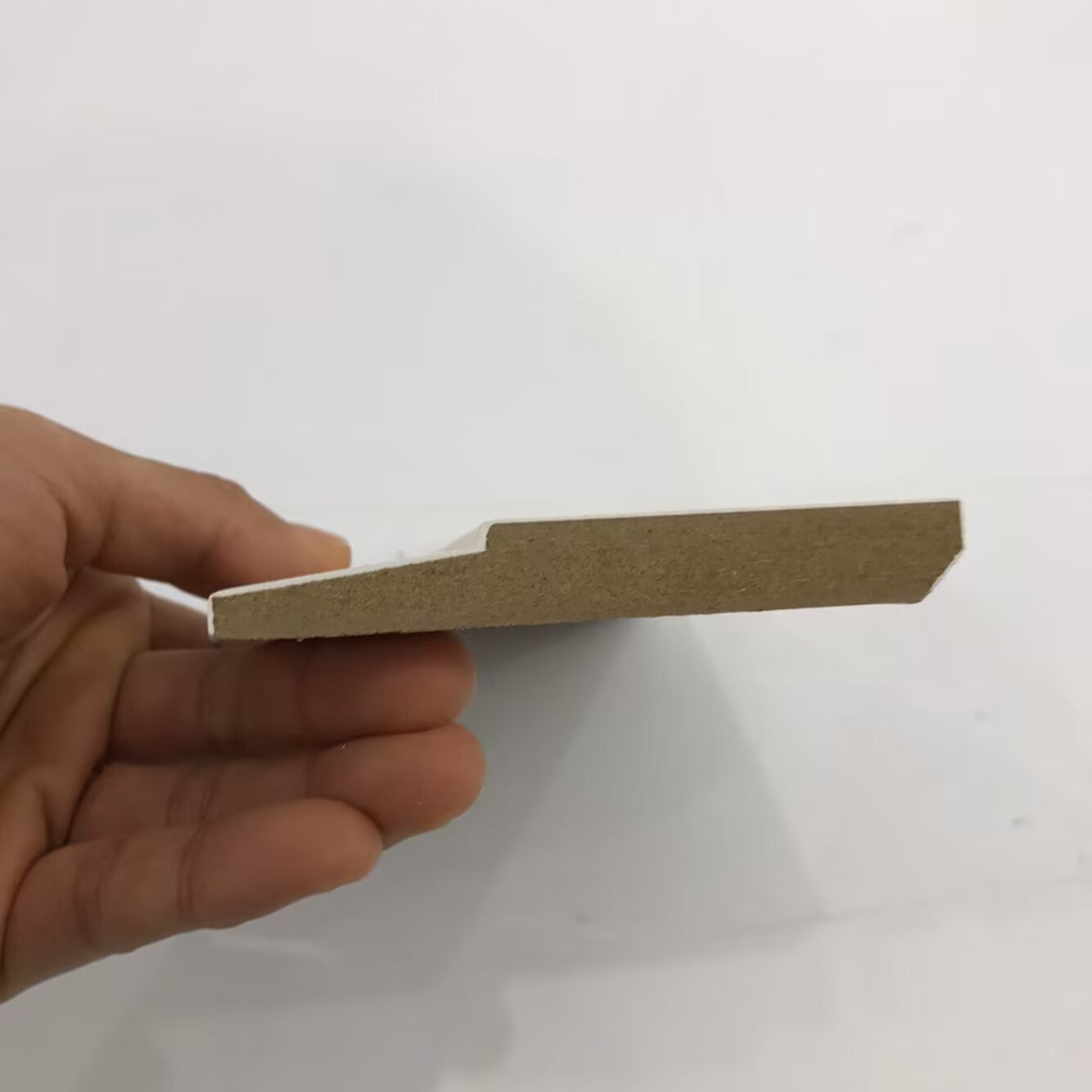 Giá sỉ Phào chân tường MDF trắng hiện đại đã sơn lót