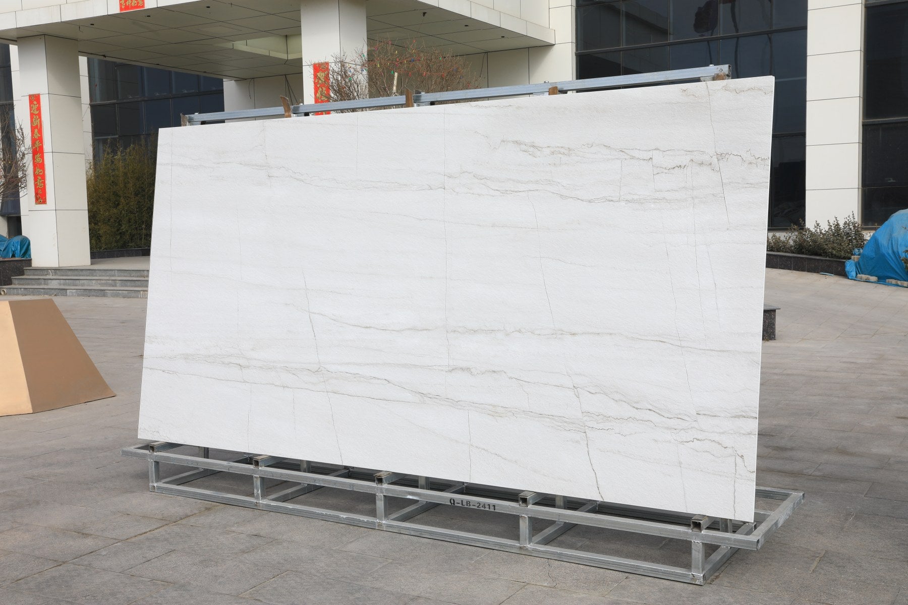 Tấm Đá Nung Kết Brazil Statuario Vân Xám Cho Mặt Bàn Đảo Bếp Sang Trọng