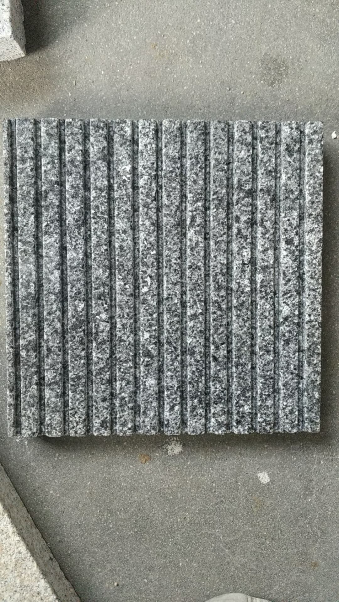 Mặt bàn đá granite xám đậm tùy chỉnh
