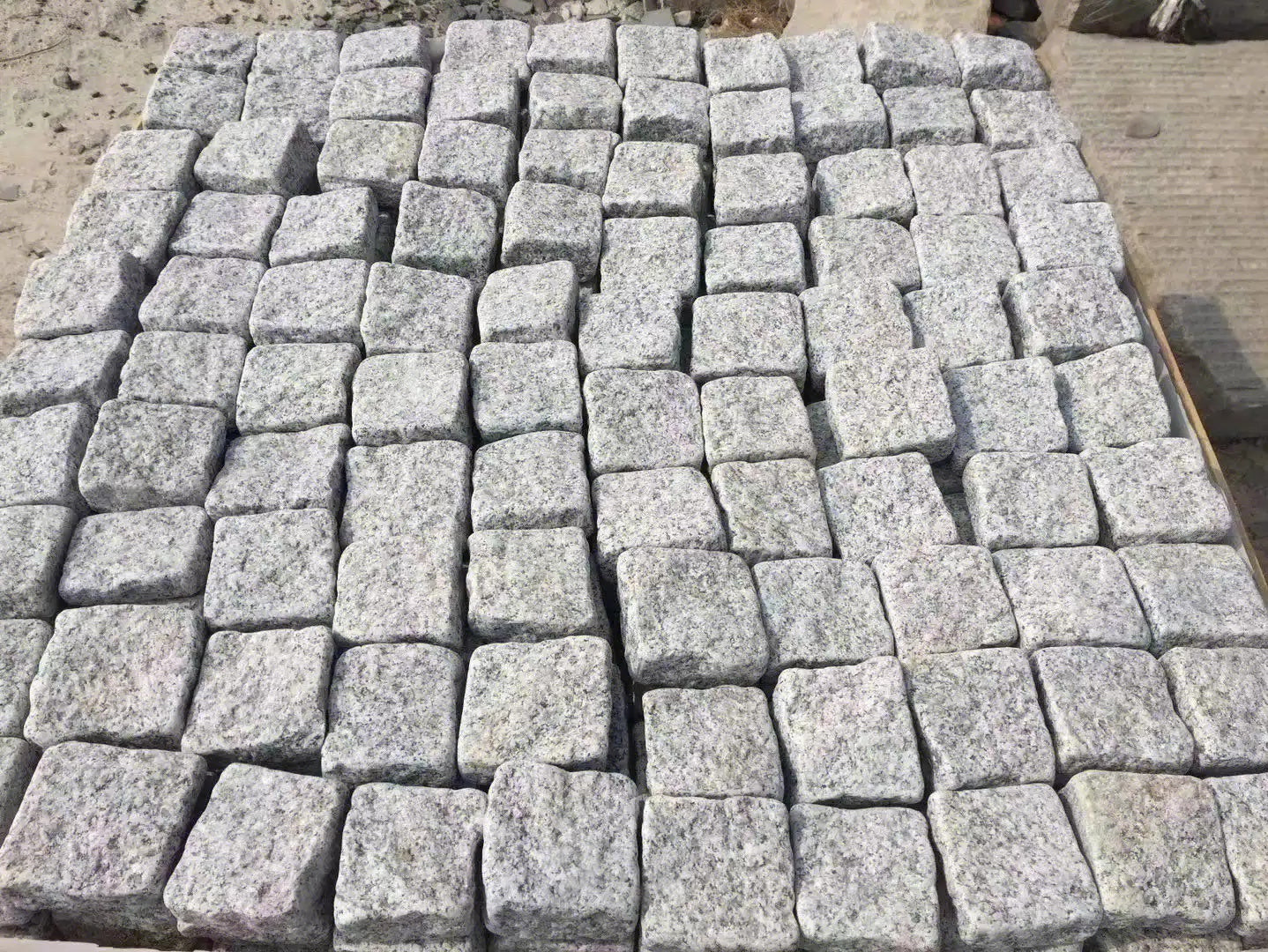 Giải pháp toàn diện đá granite cuộn tùy chỉnh cho dự án ngoài trời