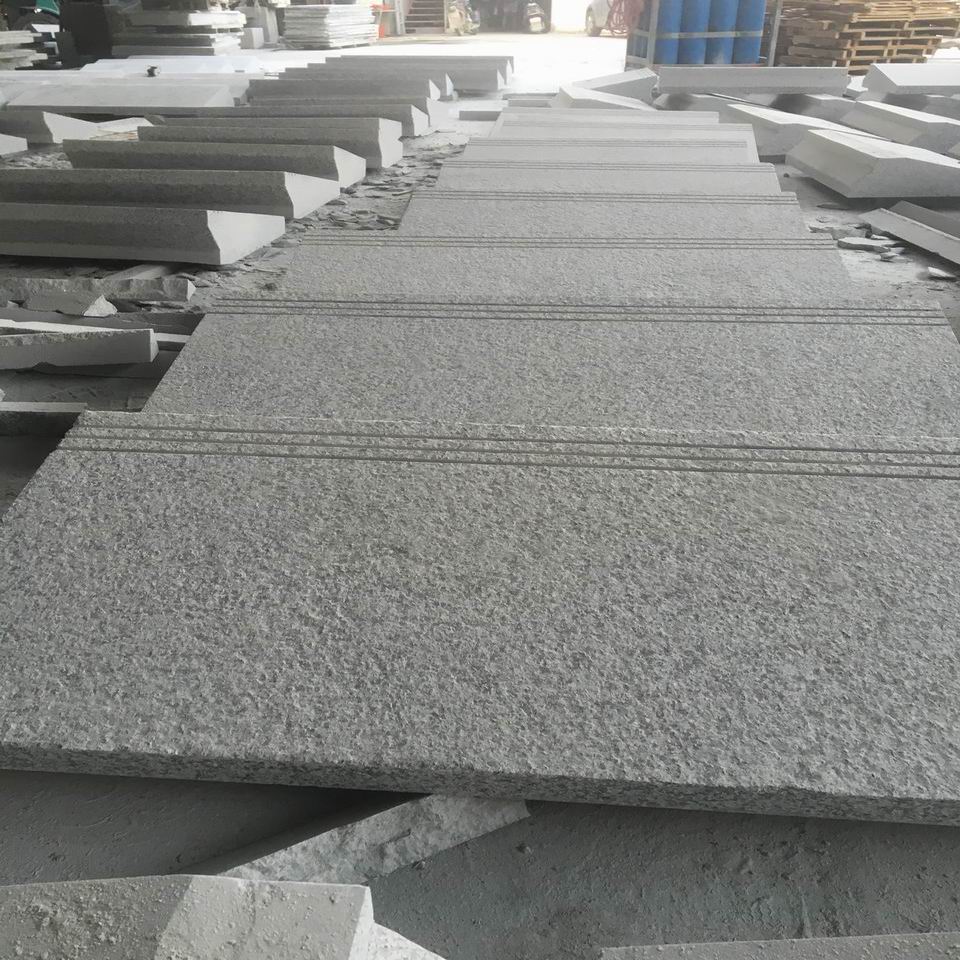 Trang trí nhà hiện đại với cầu thang đá màu xám nhạt, mặt bàn đá Granite G603, gạch Xiamen tự nhiên giá cả phải chăng, thiết kế phong cách