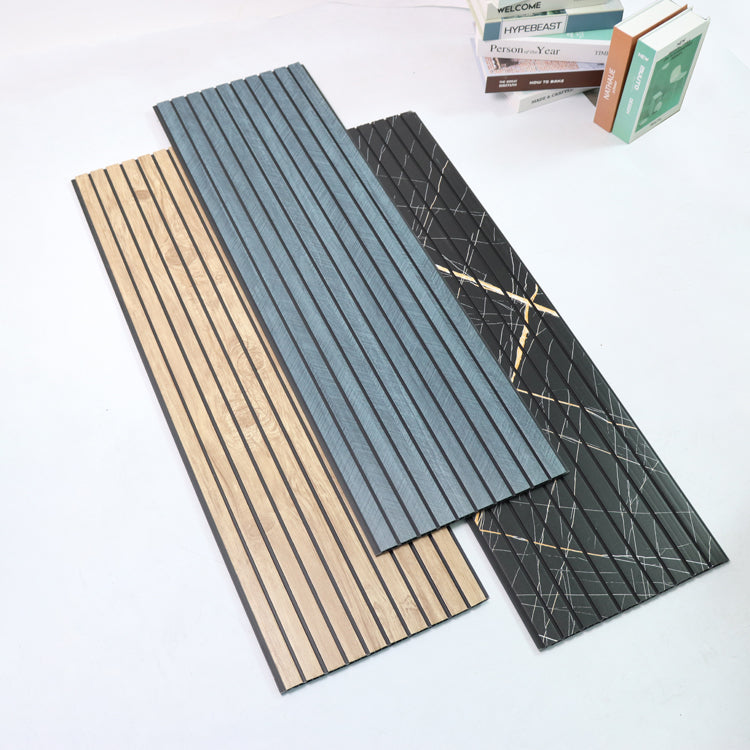 Tấm ốp tường PVC/WPC dạng sóng, cán màng PVC vân gỗ, đế đen, chất lượng tốt cho khách sạn