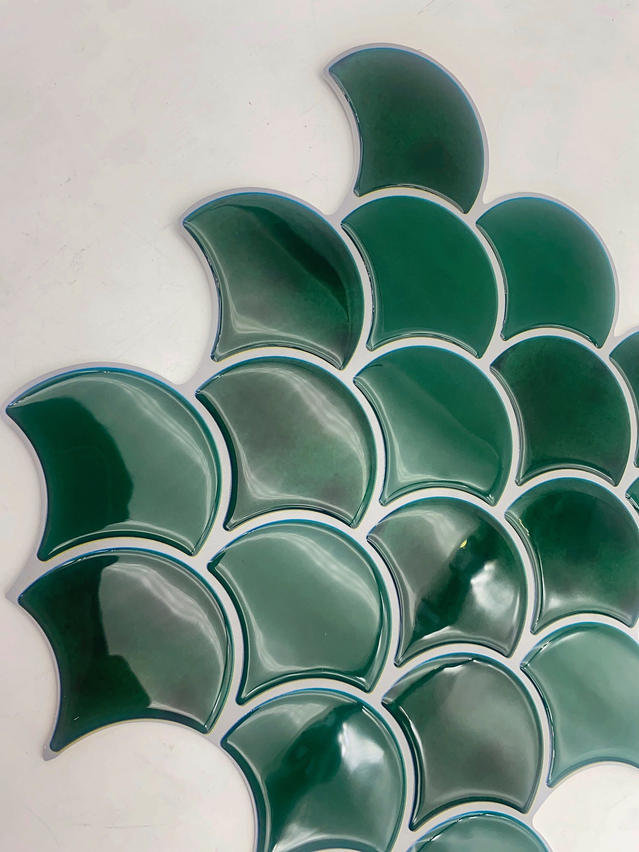 Tấm ốp tường PVC bóc dán họa tiết vảy cá hỗn hợp ốp backsplash