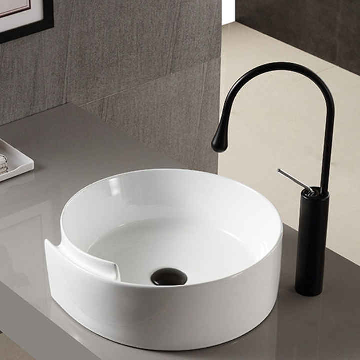 Chậu rửa mặt bằng gốm chống bắn nước trên mặt bàn phòng tắm