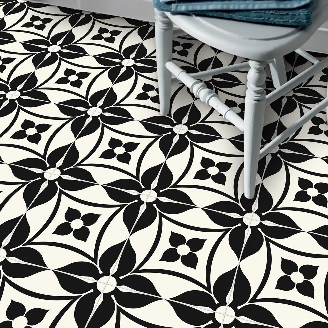 Sản phẩm tên: Gạch viền tường nhà bếp & phòng tắm họa tiết hoa đen trắng hiện đại chất lượng cao