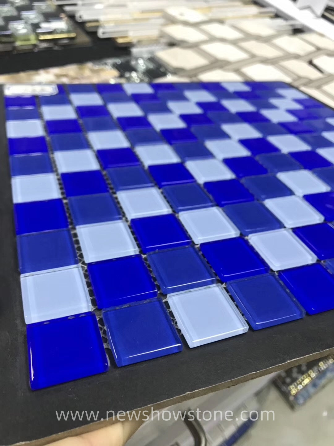 Viền Gạch Mosaic Kính Pha Xanh 4mm Thiết Kế Hiện Đại cho Tường Bể Bơi, Phòng Tắm, Vách Tắm