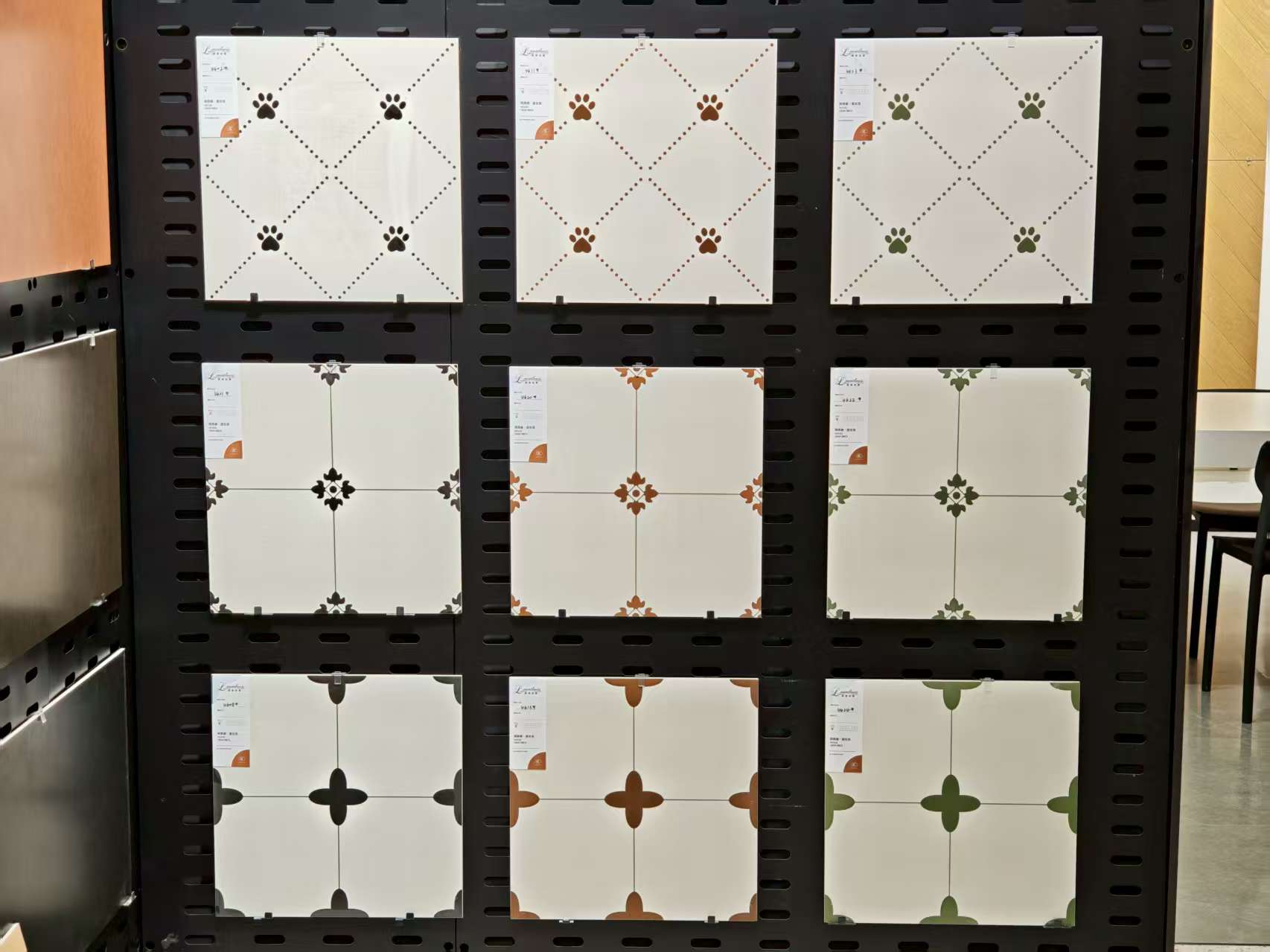 Gạch Lát Sàn Trang Trí Hiện Đại 300x300mm Độ Bám Cao cho Không Gian Nội Thất Thương Mại Màu Đỏ Gạch Nung có Chức Năng Chống Trượt