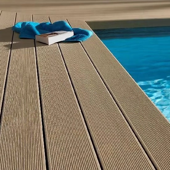 Sàn gỗ ngoài trời bột gỗ vân dập nổi sâu hiệu ứng 3D, giảm giá sốc cho hồ bơi