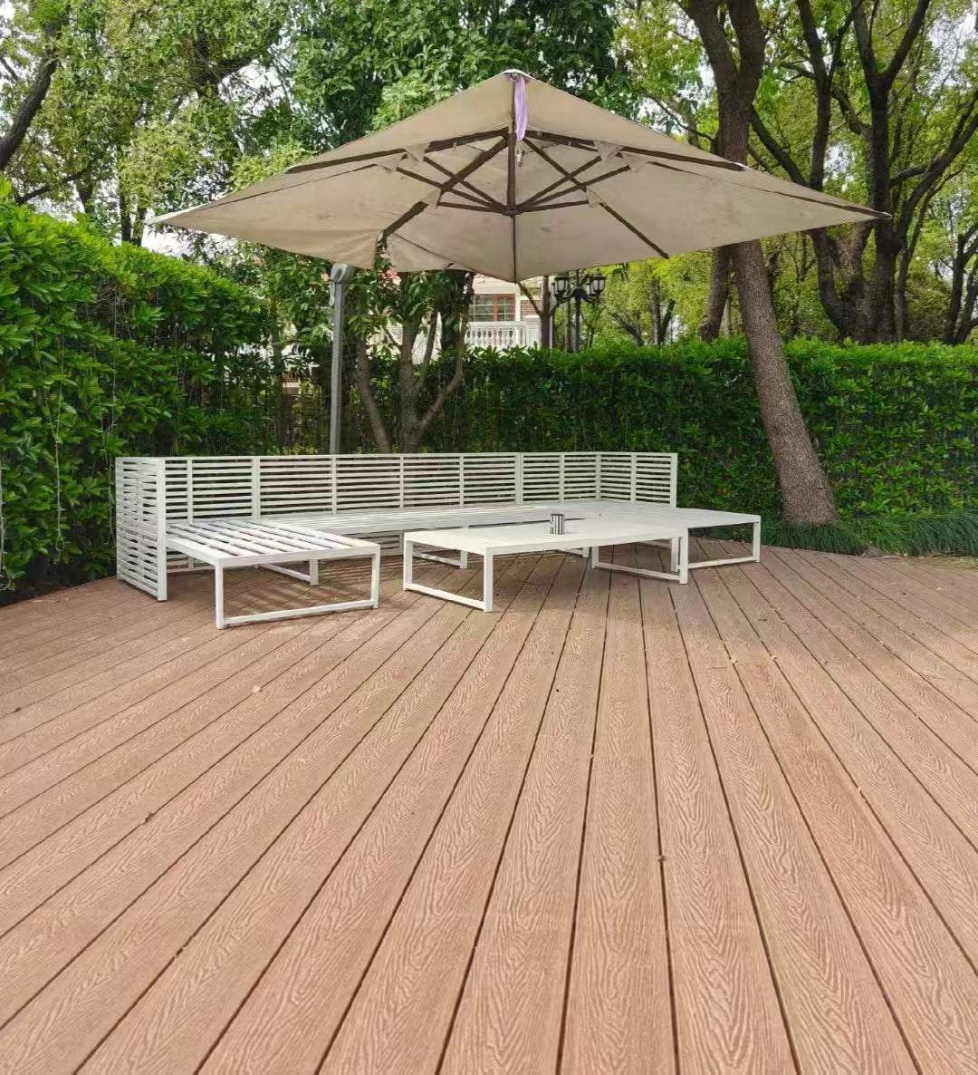 Tấm Lát Sàn Ngoài Trời WPC Đồng Đùn Chống Thấm Nước Vân Gỗ Có Lớp Phủ