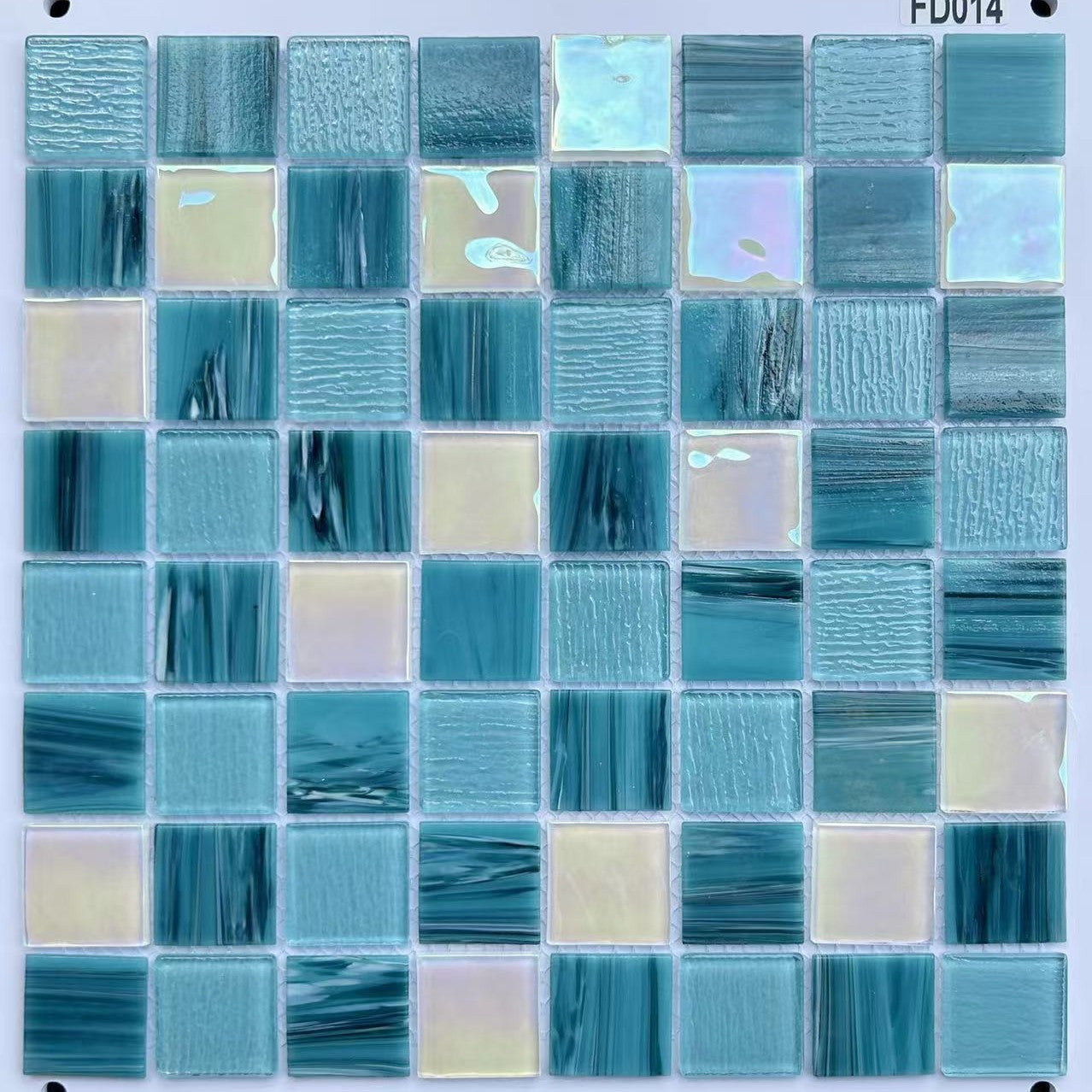 Dự án Phòng tắm Hồ bơi - Mosaic kính trang trí hồ bơi hình đám mây vẽ tay màu xanh dương