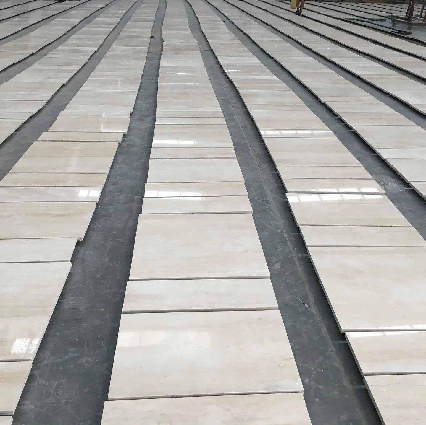 Gạch Ốp Cẩm Thạch Travertine Beige Thanh Lịch