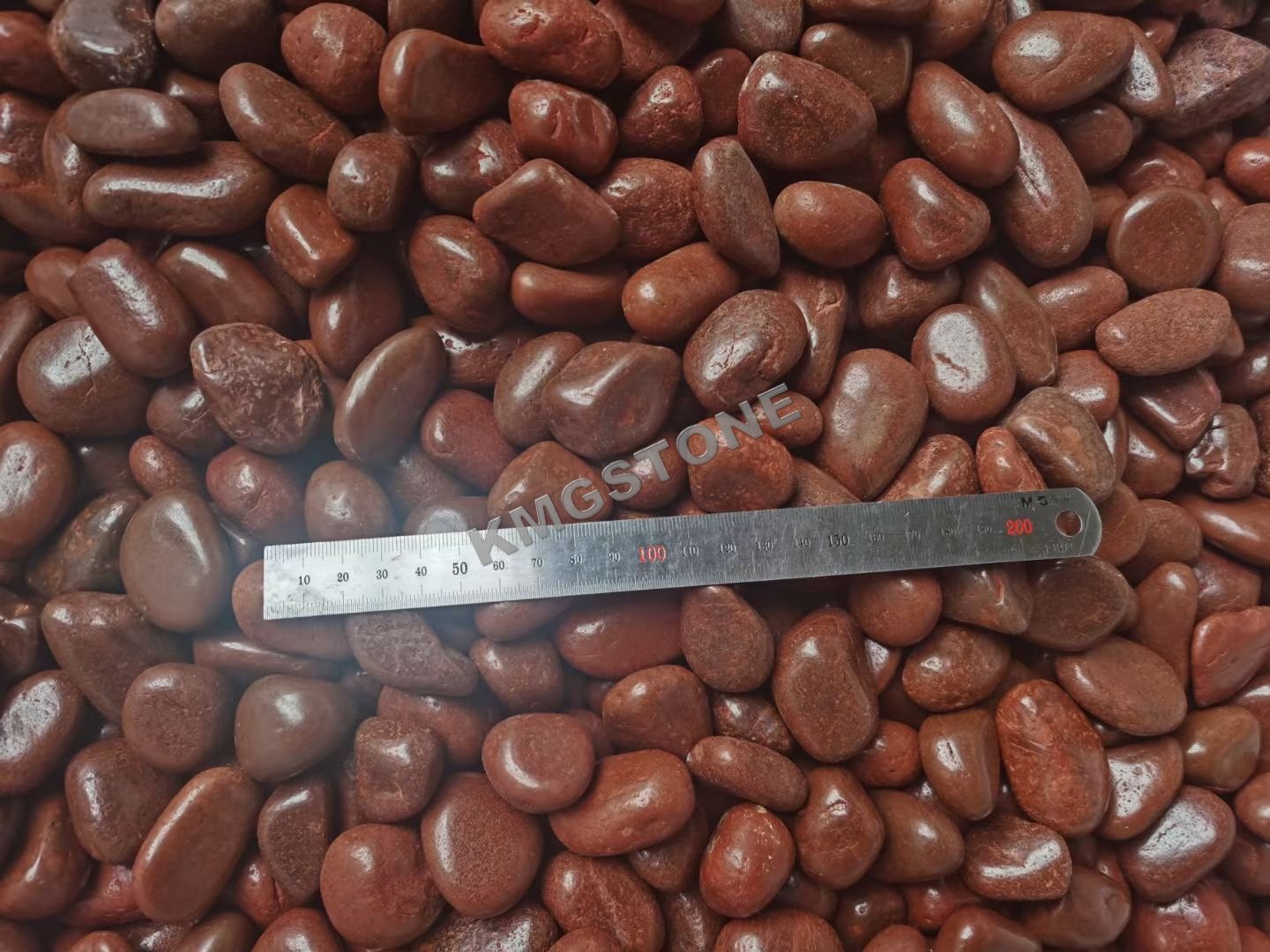 Đá sông đỏ được đánh bóng cao, dạng đá cuội, sỏi, đá dăm, bán trực tiếp từ nhà máy với giá tốt.