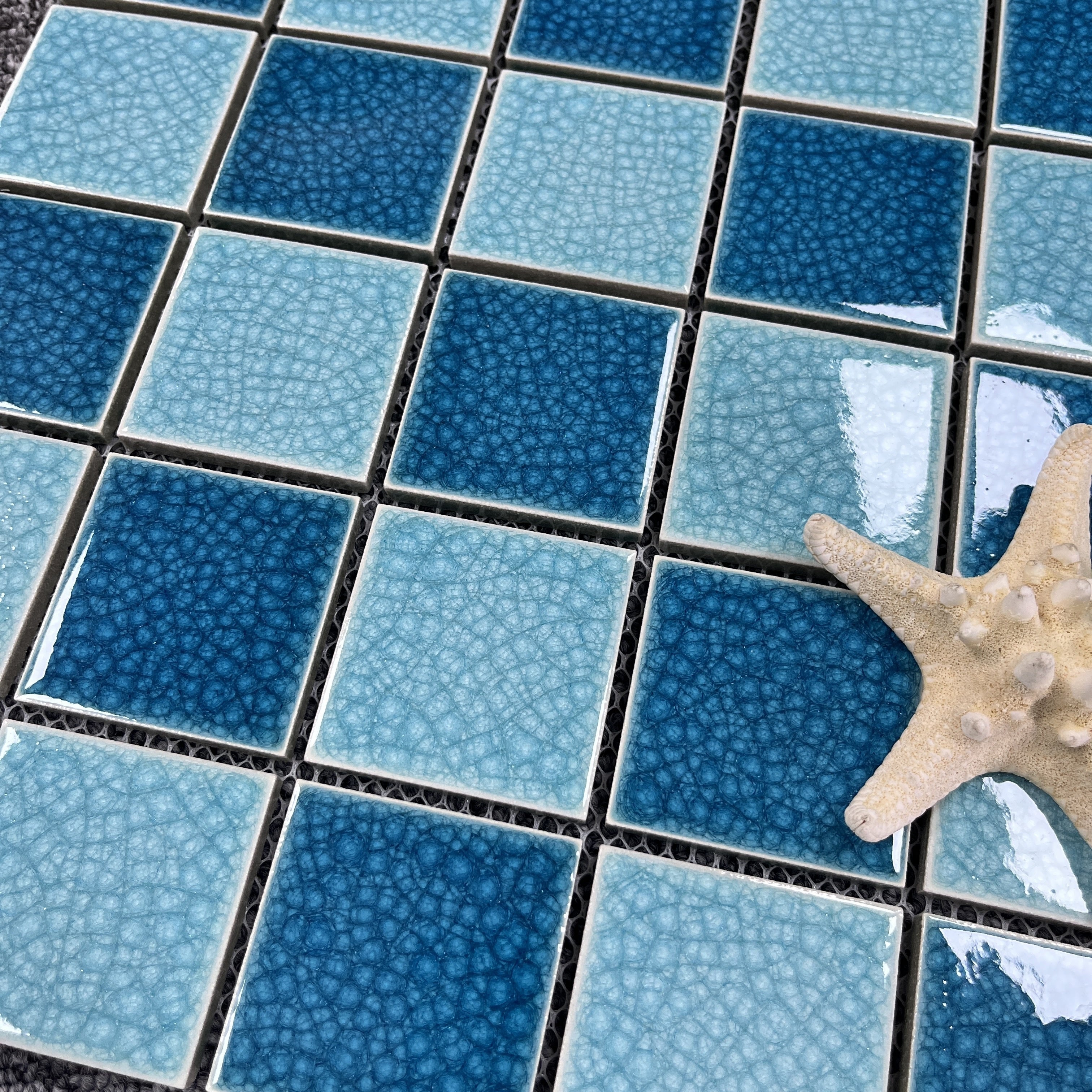 Gạch ốp lát hồ bơi gốm sứ mosaic màu xanh phối màu giá rẻ để bán