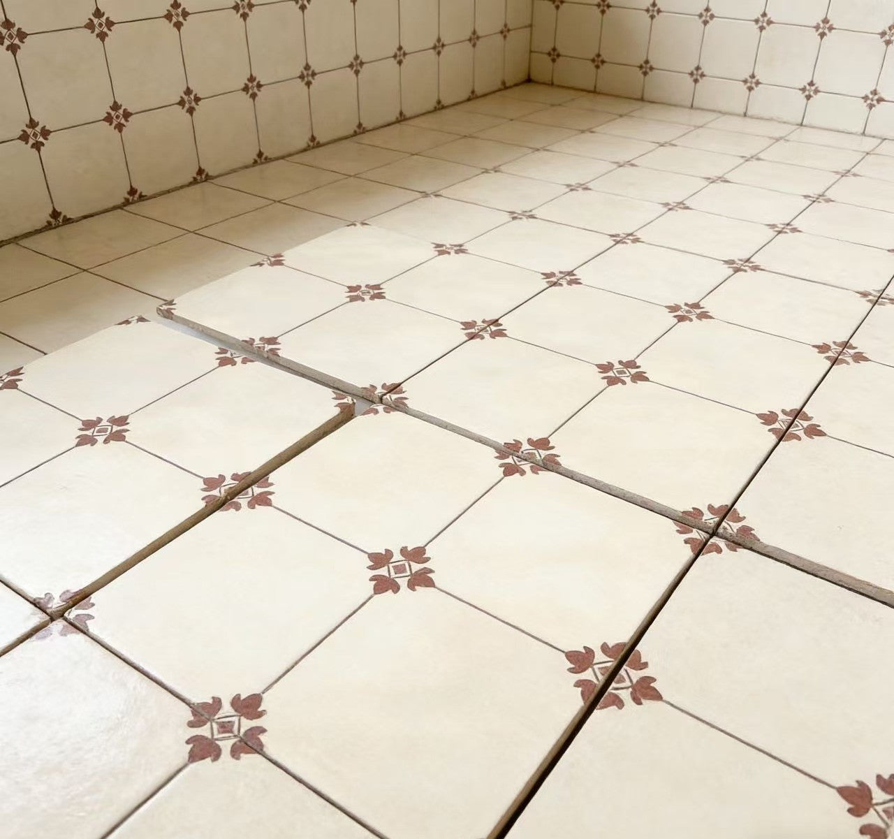 Gạch Sứ Lát Sàn Nội Thất Chống Trượt Kiểu Kem Pháp 400x400mm Dễ Vệ Sinh