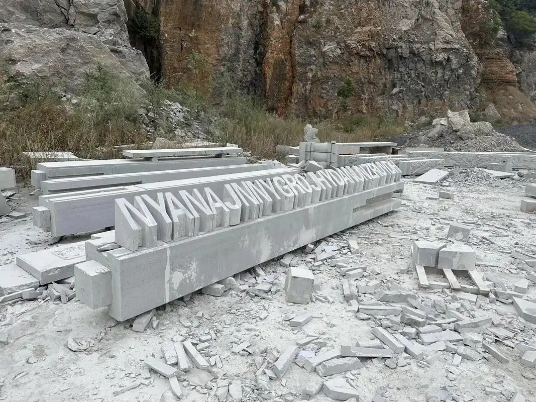 Biển hiệu đá granite 3D làm thủ công bằng máy