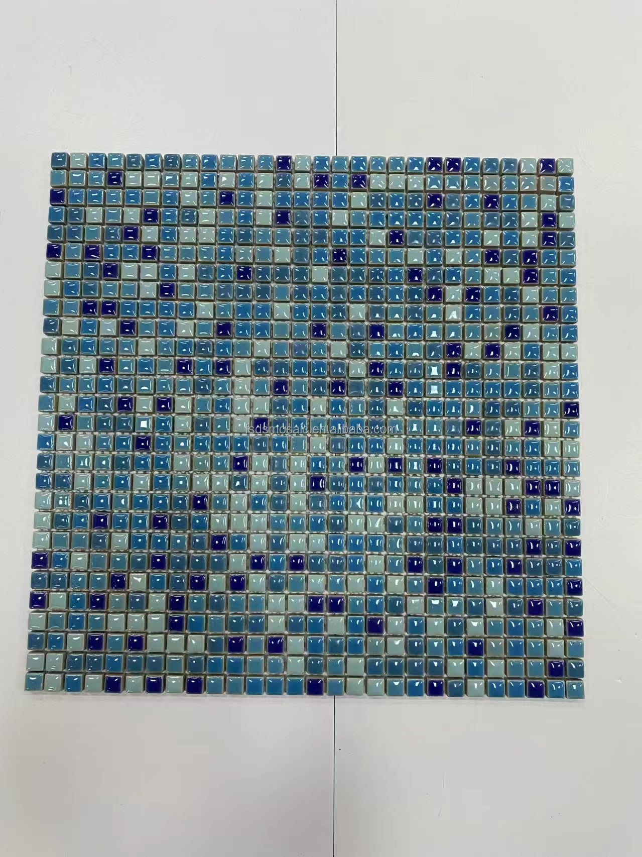 Gạch Mosaic Sứ Gốm Lát Sàn Hình Vuông Nhỏ Cầu Vồng Đa Sắc, Dùng cho Ốp Tường Bếp, Tường Trang Trí và Sàn