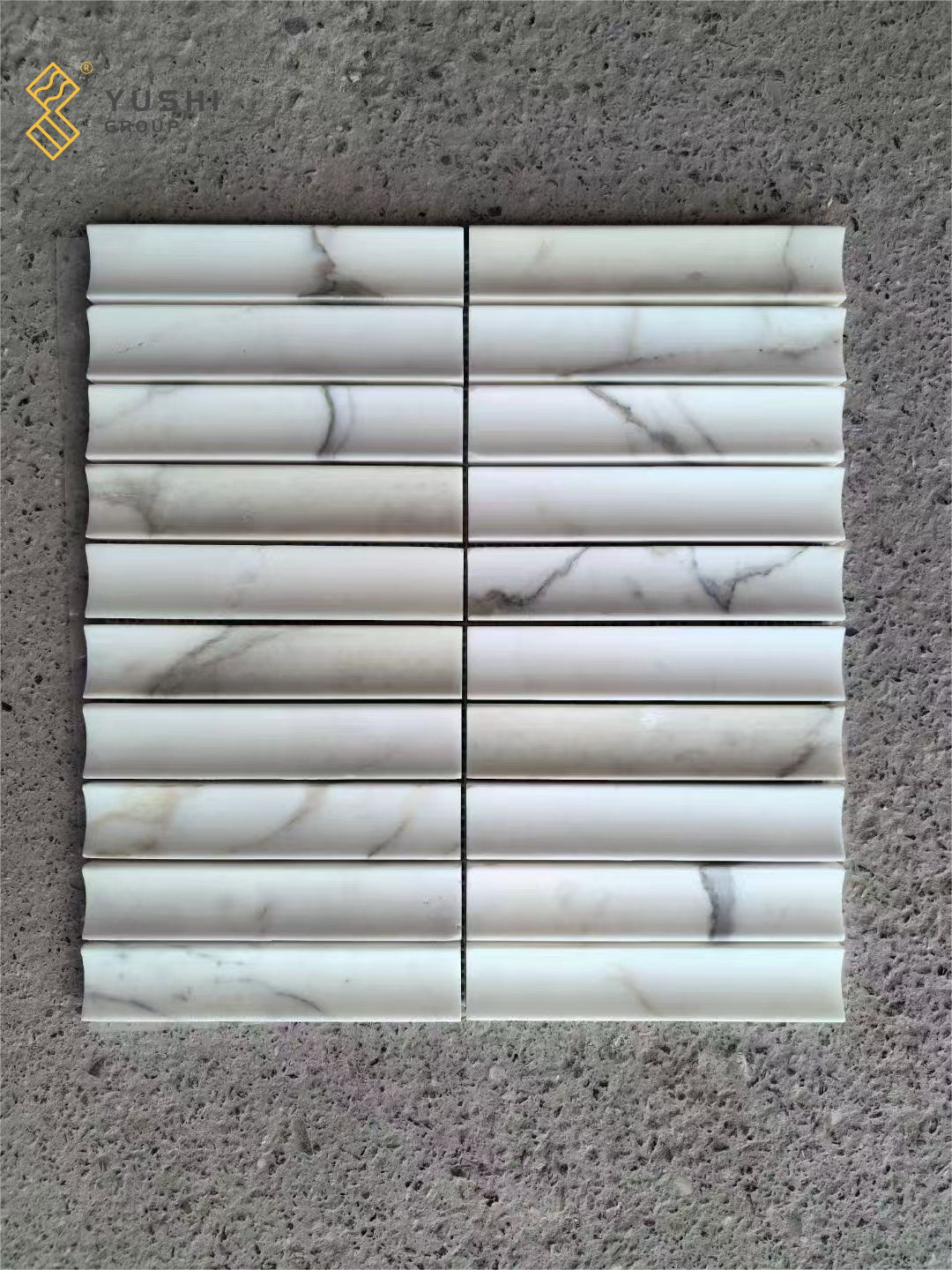 YUSHI Sang trọng Gạch mosaic đá cẩm thạch tự nhiên hình dải bề mặt lồi lõm cho tường ốp nội thất khách sạn hiện đại