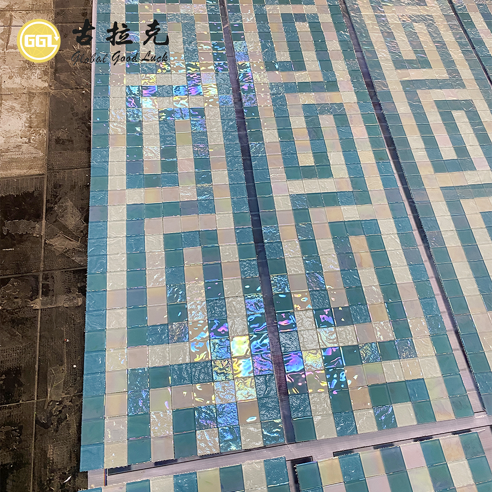 Gạch Mosaic Thủy Tinh Pha Lê Trắng Xanh Sang Trọng Phong Cách Thiết Kế Tùy Chỉnh Dành Cho Hồ Bơi, Khách Sạn & Tường Điểm Nhấn