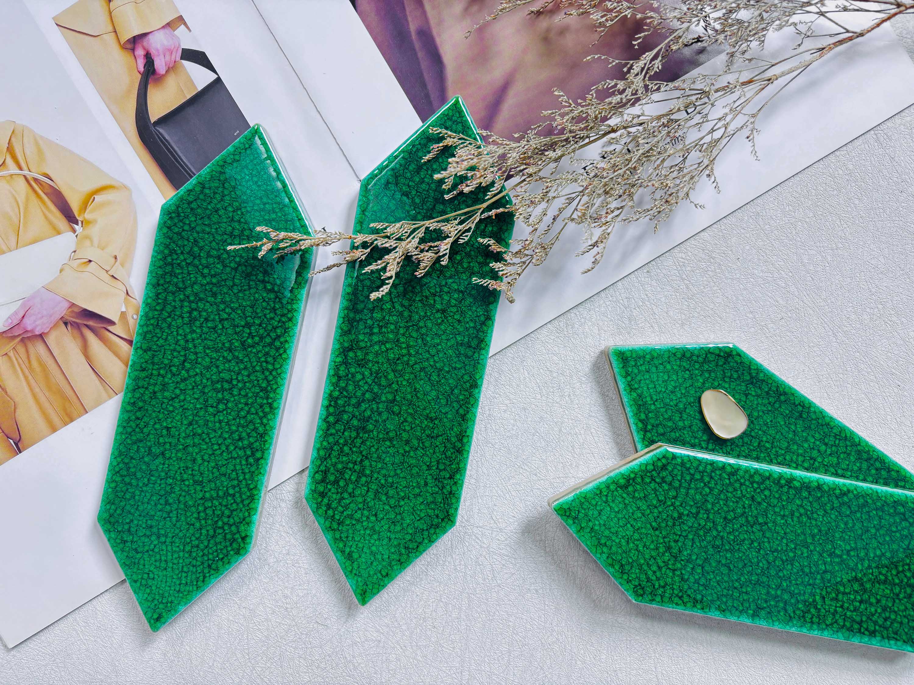 Gạch ốp tường mosaic gốm sứ đặc men rạn băng xanh ngọc kiểu châu Âu