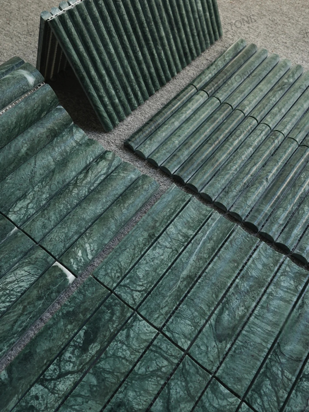 SH STONE Gạch Mosaic Đá Cẩm Thạch Tự Nhiên Tùy Chỉnh, Hoa Văn Cắt Tia Nước Xanh Guatemala Dùng Cho Nền Trang Trí Hồ Bơi