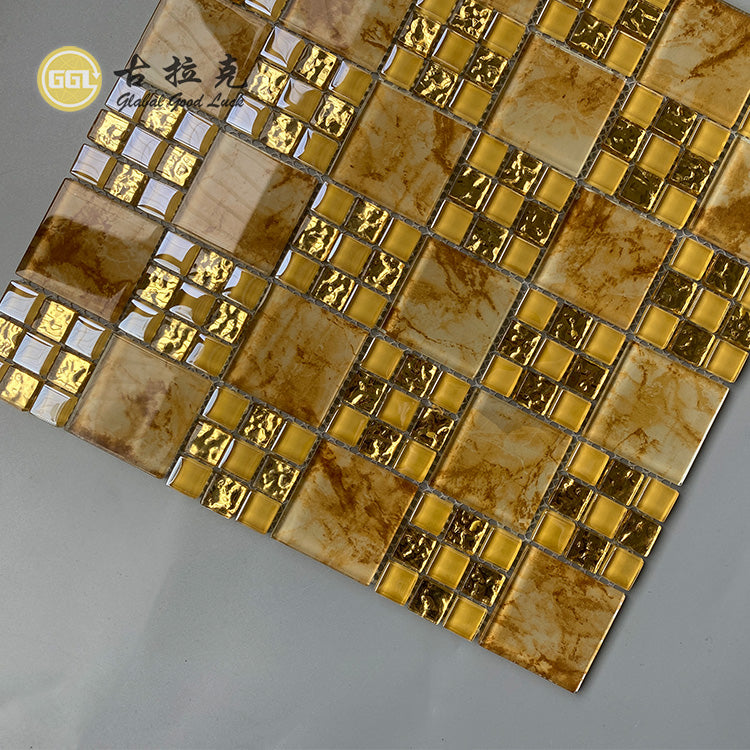 Kính Mosaic Nâu Họa Tiết Vàng