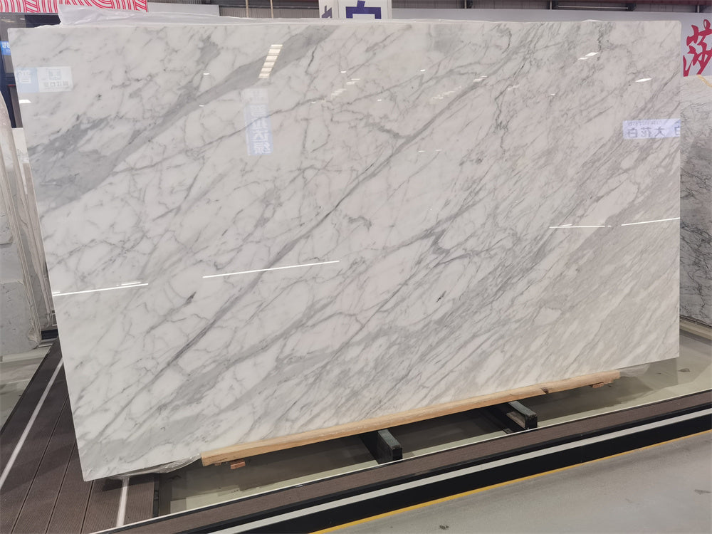 Gạch lát sàn phòng tắm đá cẩm thạch trắng Statuario và Carrara Ý, thiết kế đẹp