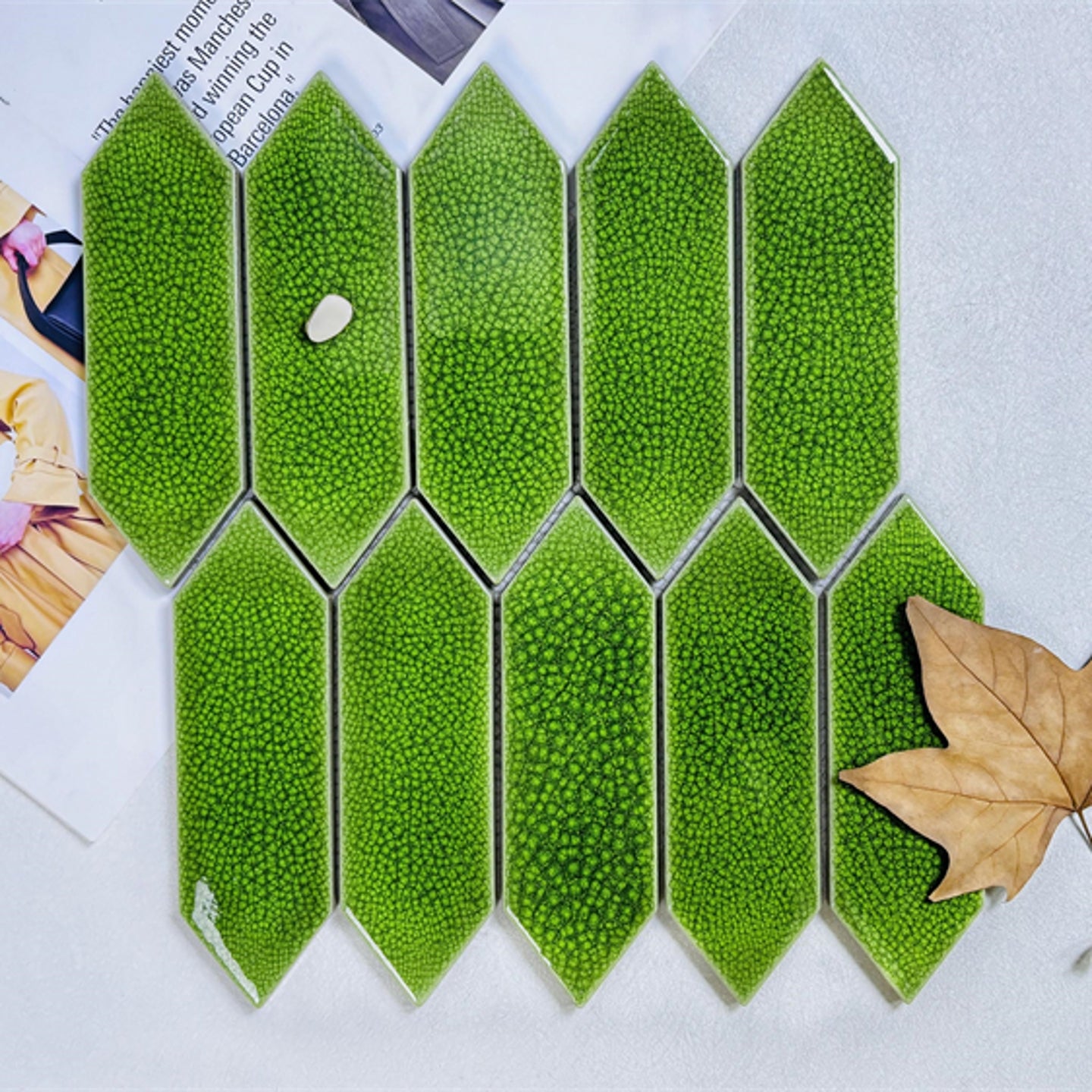 Gạch ốp tường mosaic gốm sứ đặc men rạn băng xanh ngọc kiểu châu Âu