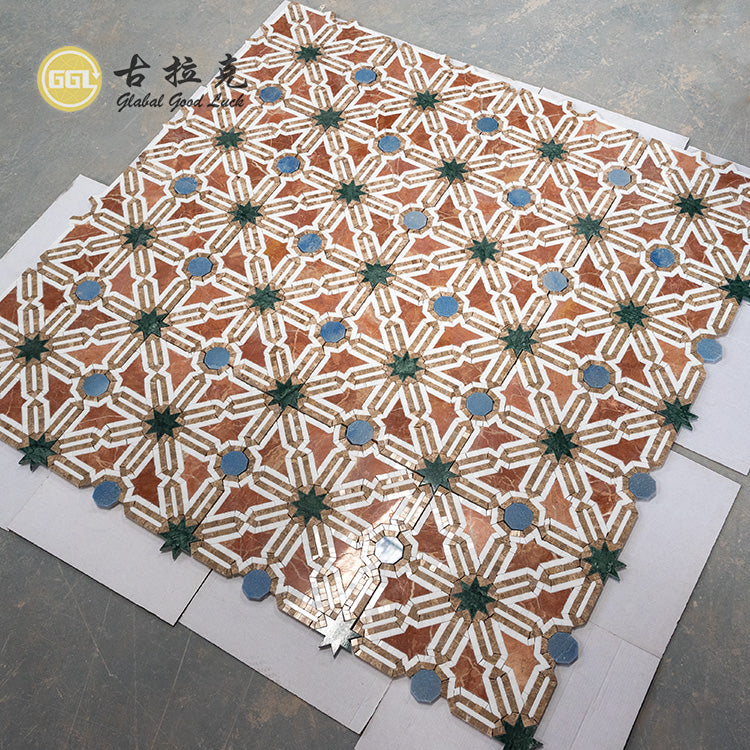 Gạch Mosaic Hoa văn tùy chỉnh từ Đá cẩm thạch Rosso Alicante và Azul Macaubas dùng để trang trí nội thất
