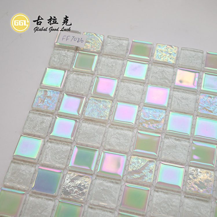 Gạch mosaic thủy tinh vuông màu xanh lá nhạt óng ánh trực tiếp từ nhà máy dùng cho tường nội thất và trang trí biệt thự
