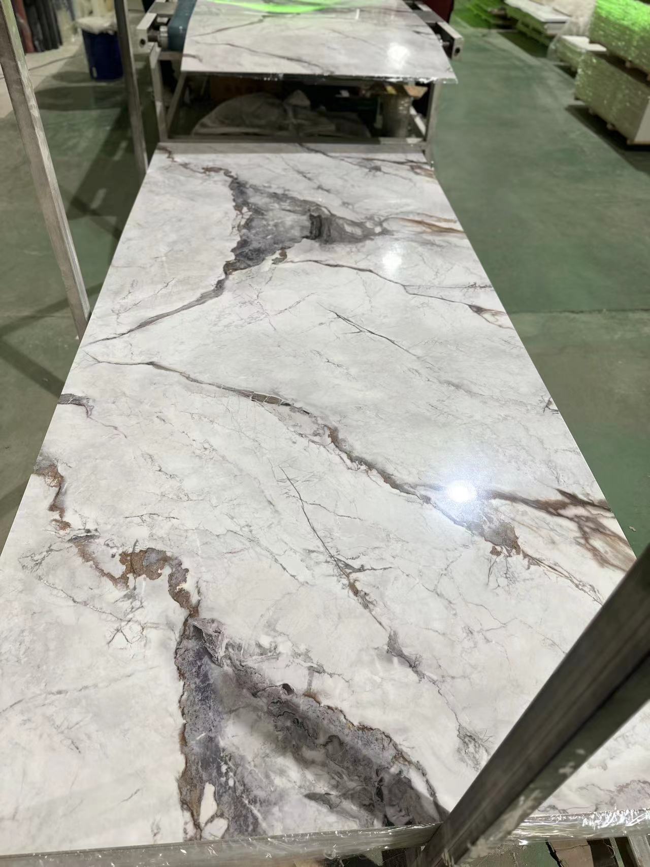 Tấm Vân Đá UV Chống Thấm Hiệu Ứng 3D Đa Dạng Mẫu Mã Độ Bóng Cao