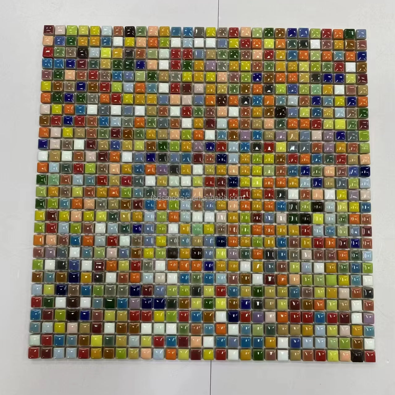 Gạch Mosaic Sứ Gốm Lát Sàn Hình Vuông Nhỏ Cầu Vồng Đa Sắc, Dùng cho Ốp Tường Bếp, Tường Trang Trí và Sàn