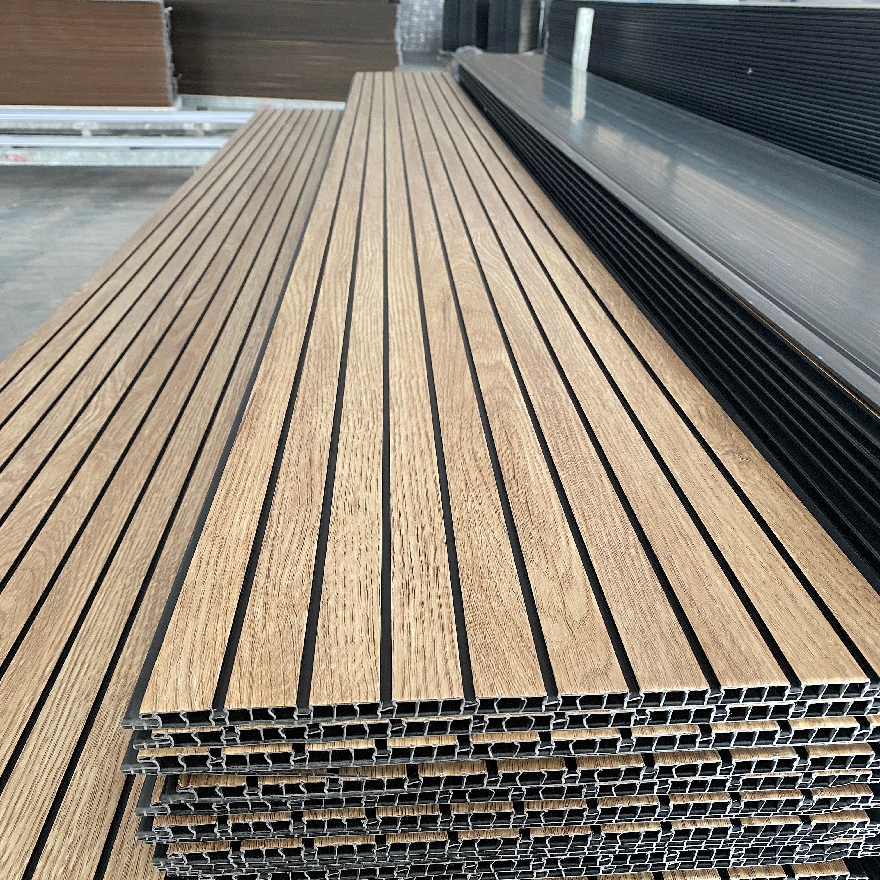 Tấm ốp trần/tường PVC dạng sáo chất lượng cao dùng để trang trí nội thất