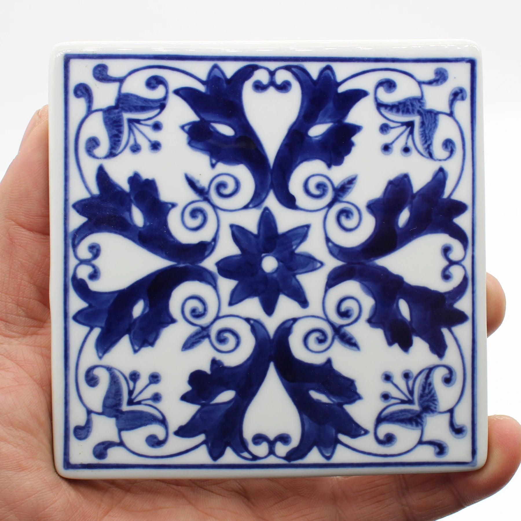 Gạch Men Trang Trí Xanh Trắng - Sắc Màu Ngôi Nhà