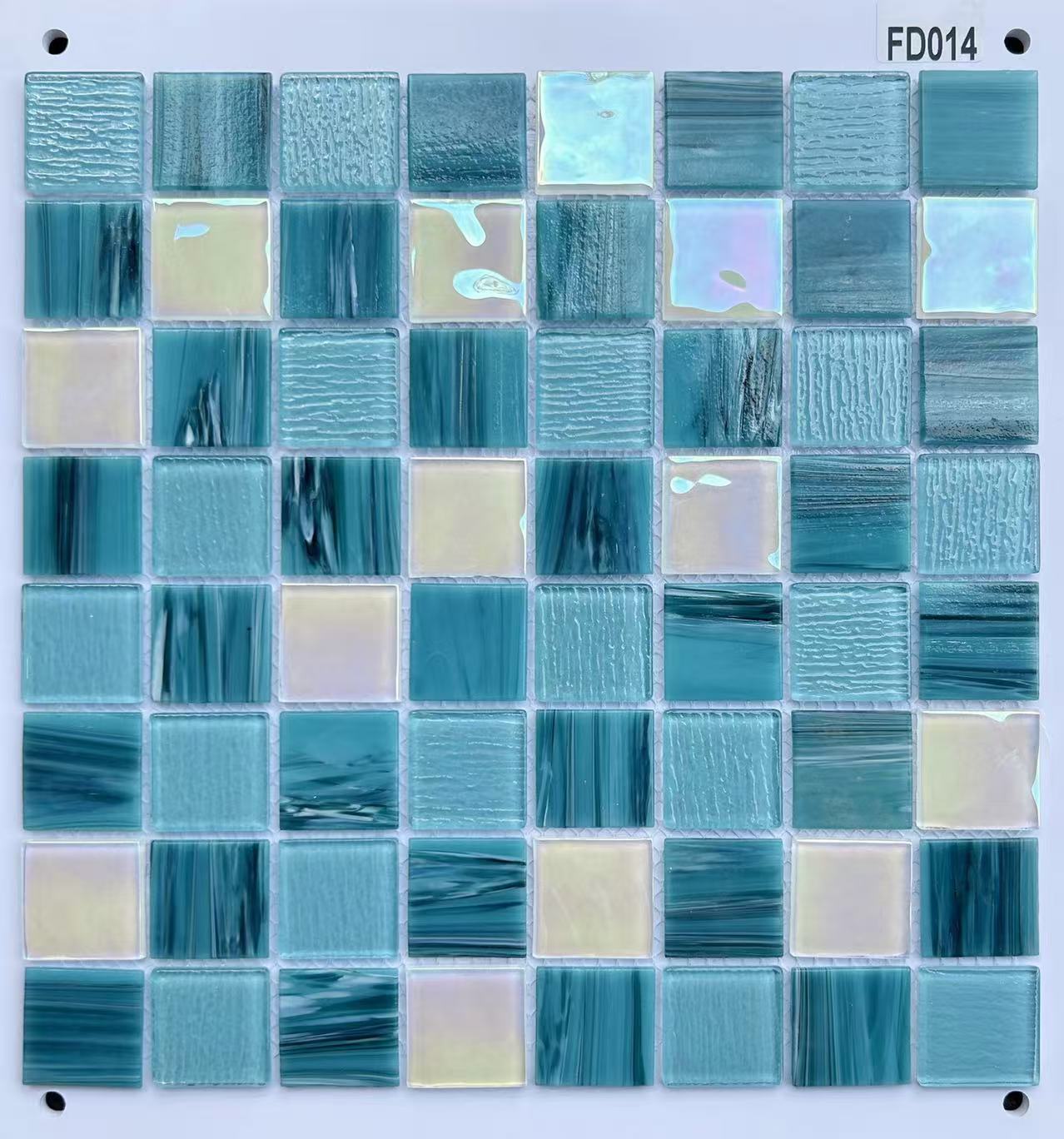 Dự án Phòng tắm Hồ bơi - Mosaic kính trang trí hồ bơi hình đám mây vẽ tay màu xanh dương