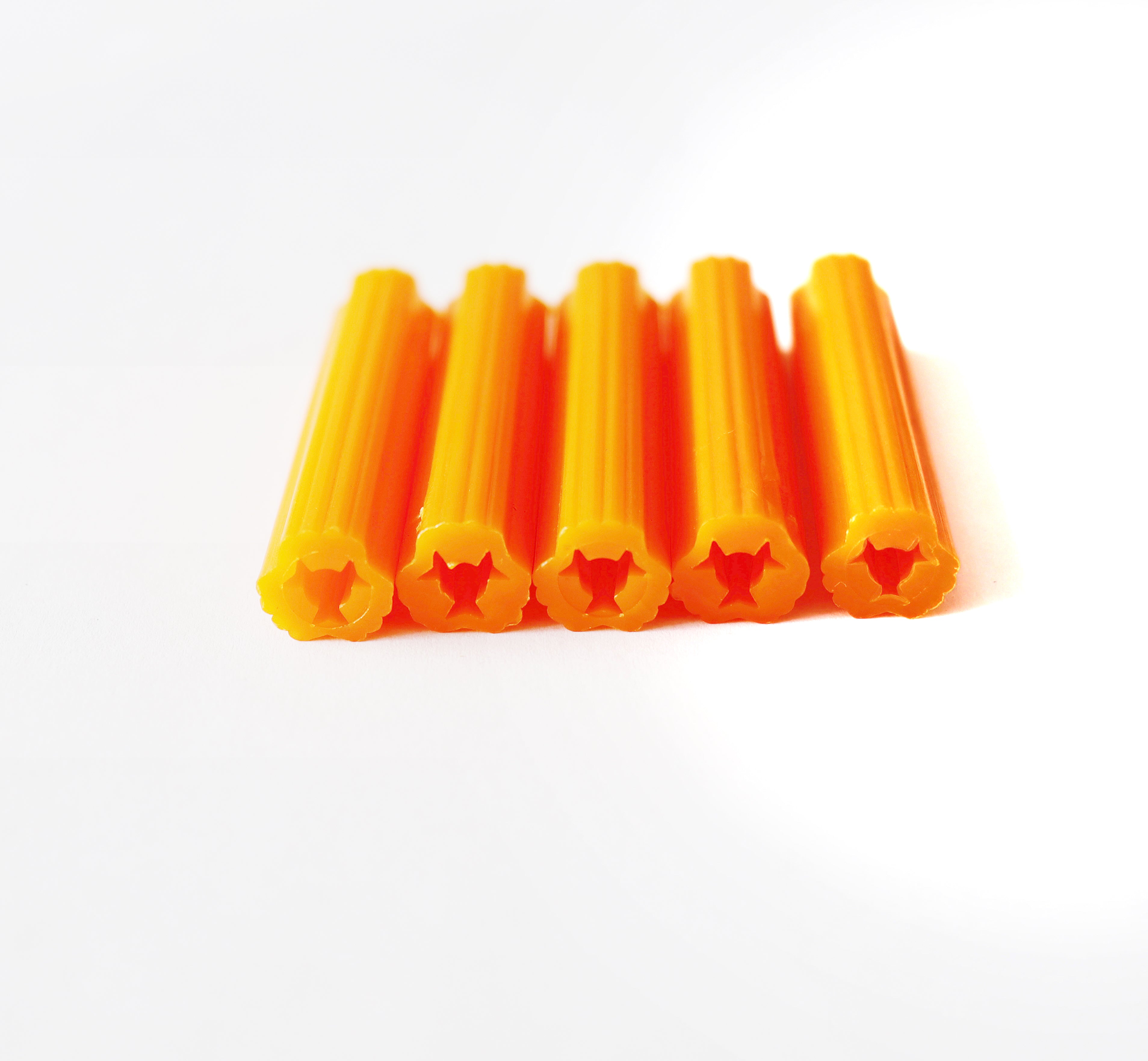 Bu lông nở tường và vít nhựa nylon giá nhà máy