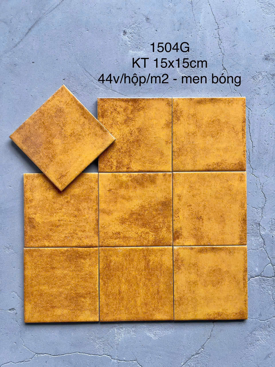 Gạch thẻ vàng men bóng KT 150x150mm (1h/1m/44v/17.5kg)