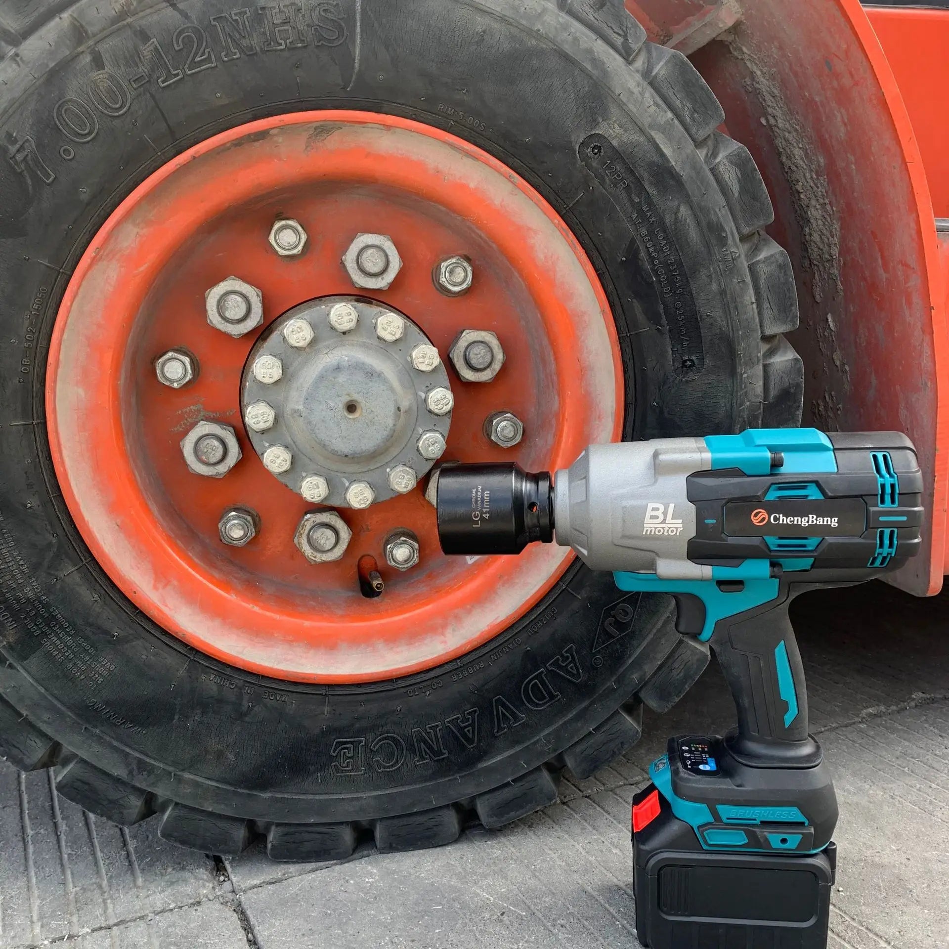 Vặn Bu Lông Không Dây Brushless 2100 Nm Mũi 3 4 Pin Makita