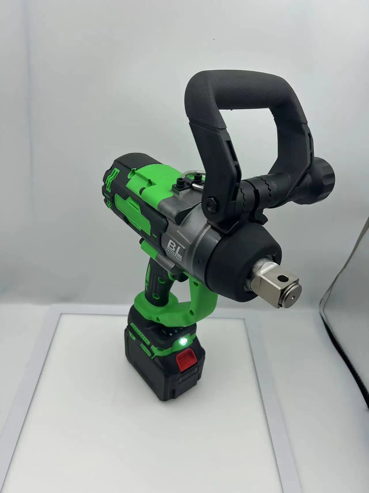 Máy Vặn Bu Lông Va Đập Không Dây Brushless 3000NM Makita