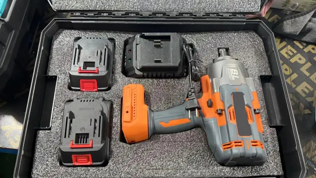 Vặn Bu Lông Không Dây Brushless 2100 Nm Mũi 3 4 Pin Makita