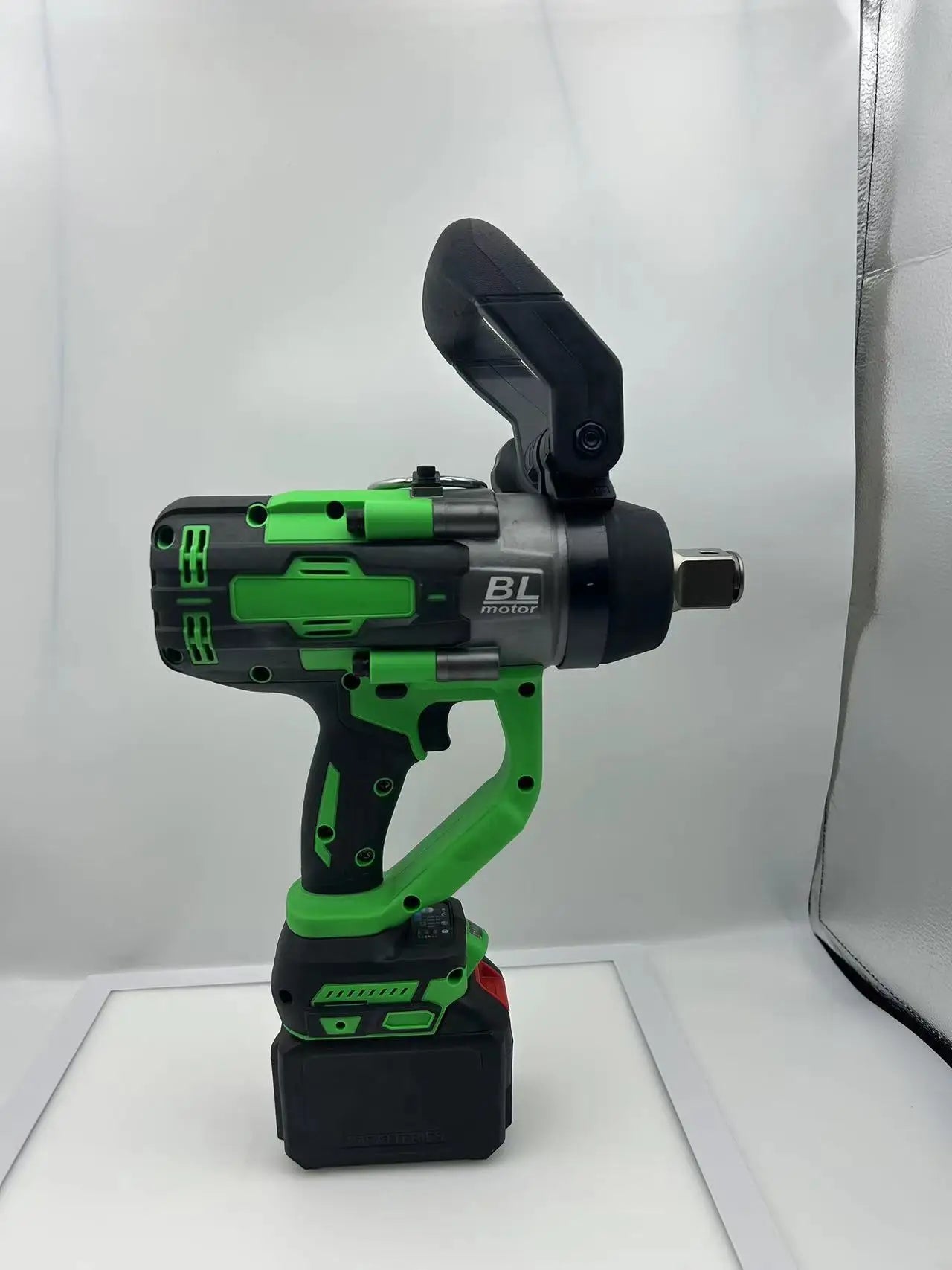 Máy Vặn Bu Lông Va Đập Không Dây Brushless 3000NM Makita