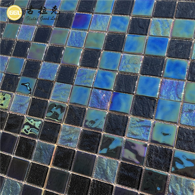 Gạch mosaic kính màu trang trí tường màu đen óng ánh cầu vồng lấp lánh