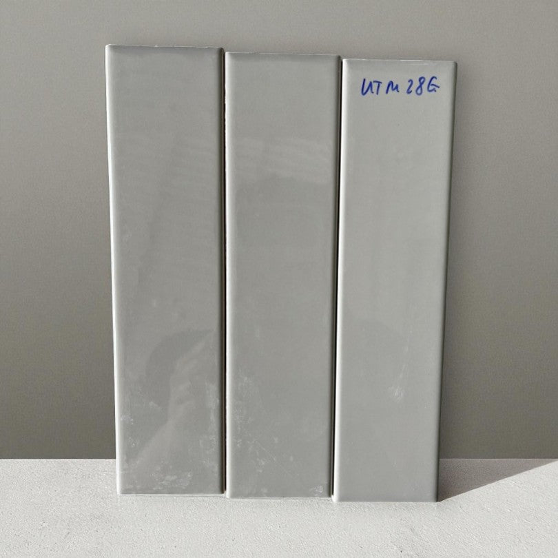 Gạch thẻ 50x200mm xám đậm bóng UTM28G – Daisan Store