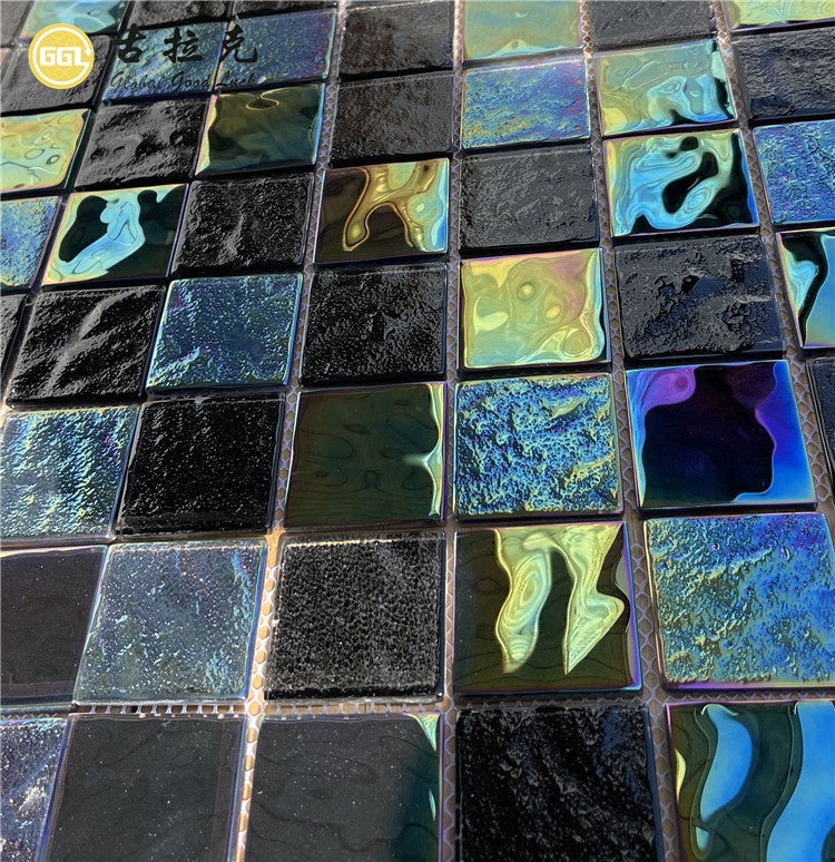 Gạch mosaic kính màu trang trí tường màu đen óng ánh cầu vồng lấp lánh