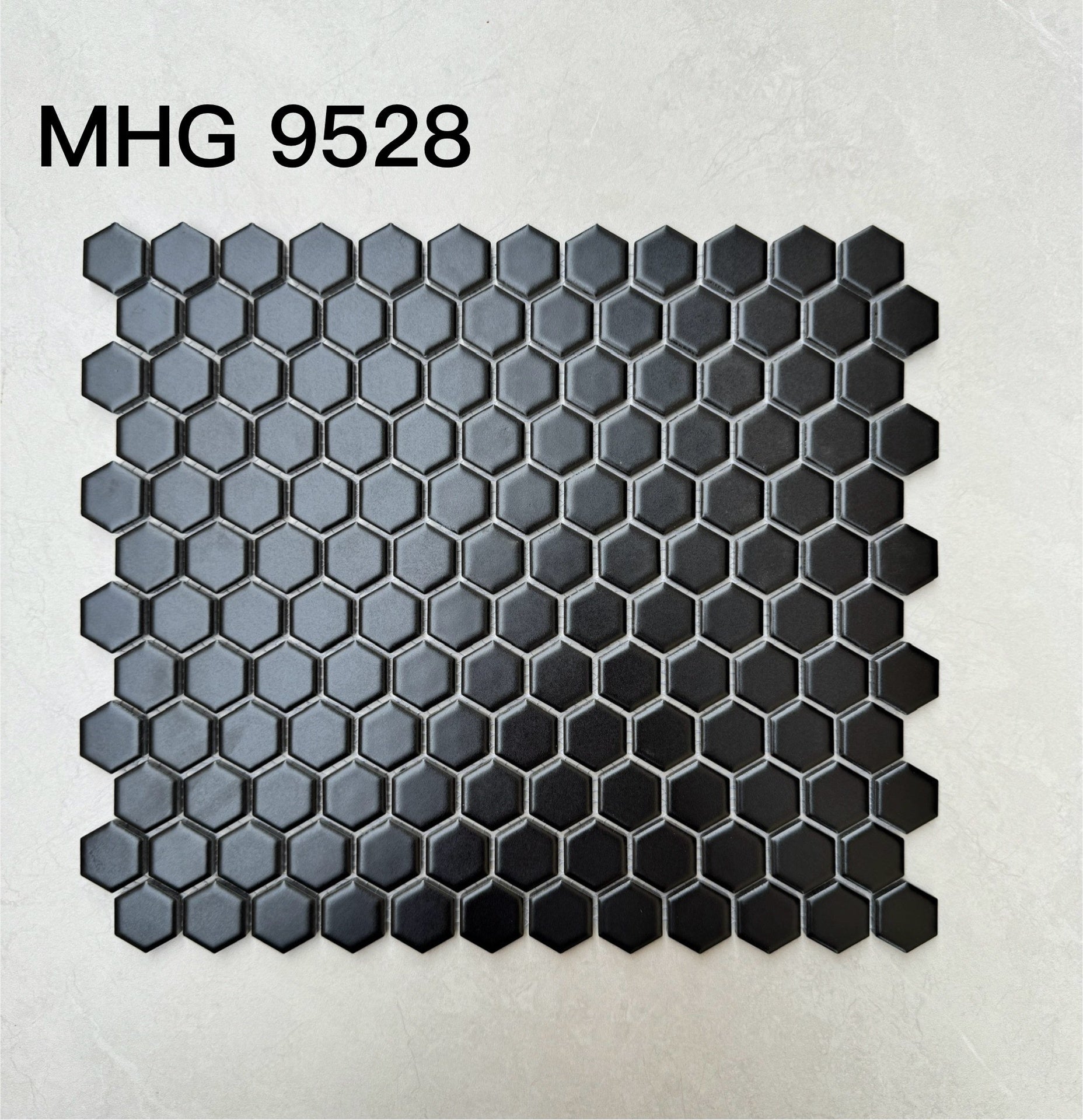 Gạch Mosaic lục giác đen mờ chip KT 23x26mm mã MHG9528 – Daisan Store